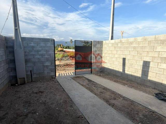 #566 - Casa para Venda em Caraguatatuba - SP