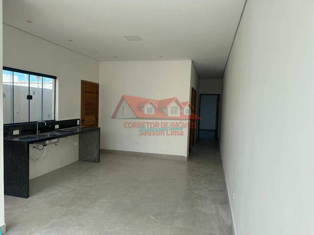 #583 - Casa para Venda em Caraguatatuba - SP