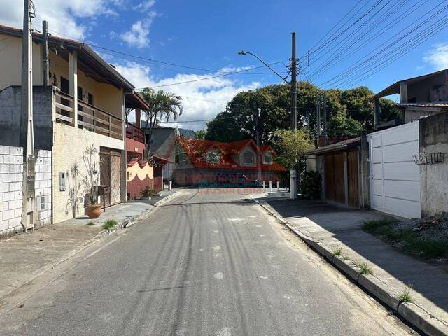 #585 - Casa para Venda em São Sebastião - SP