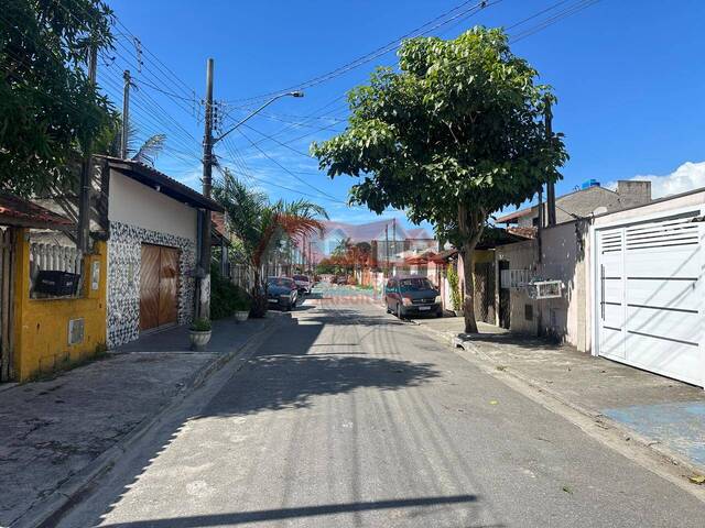 #585 - Casa para Venda em São Sebastião - SP