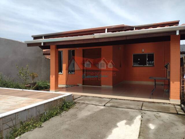 Casa para Venda em Caraguatatuba - 2