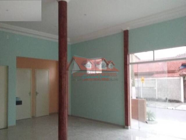 Salão Comercial para Venda em Caraguatatuba - 4